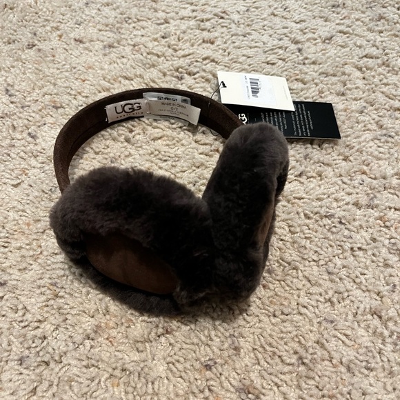 UGG Accessories - UGG NWT earmuffs